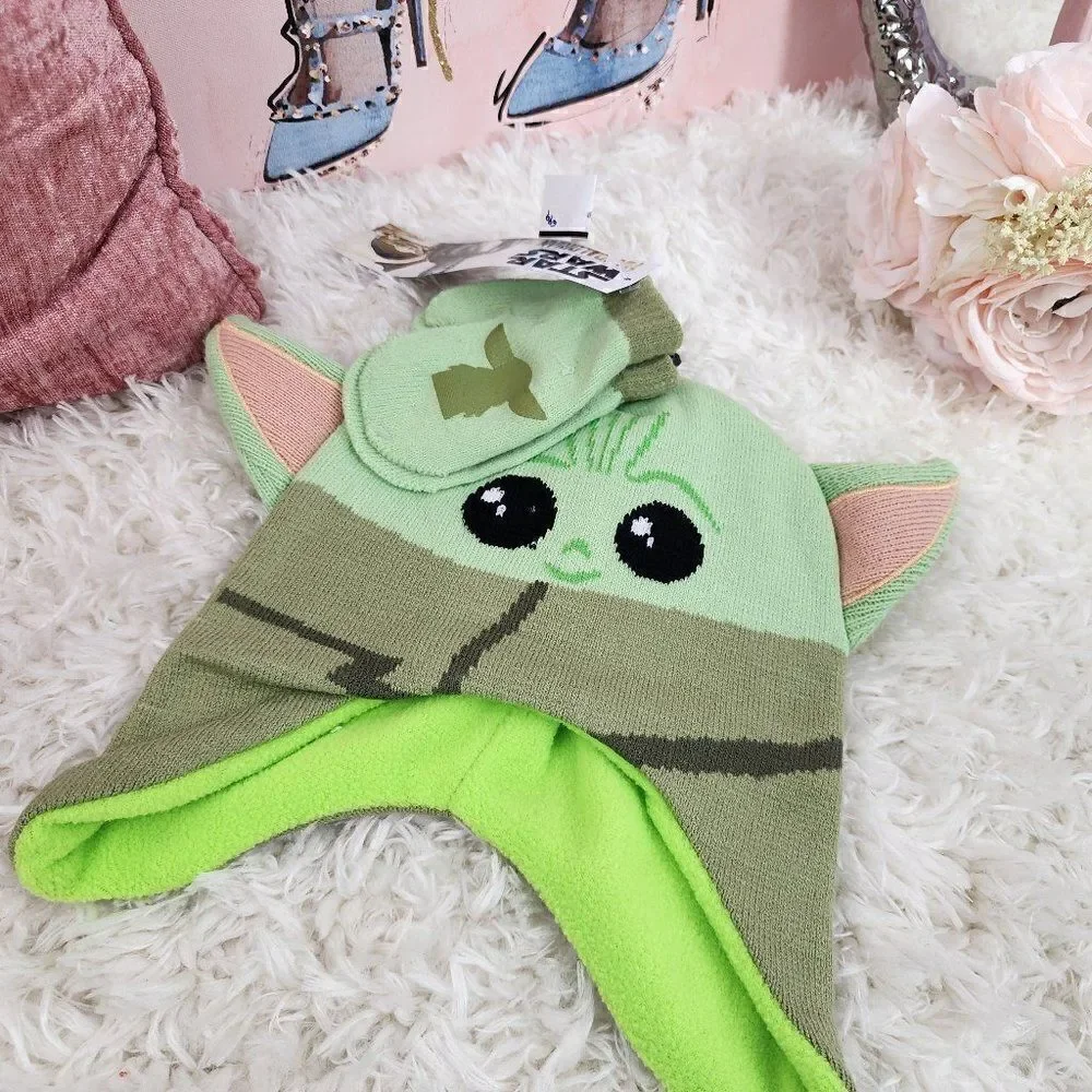 Starwars 2 Pieces Hat and gloves Kid's MANDALORIAN Super Cute !!!!!